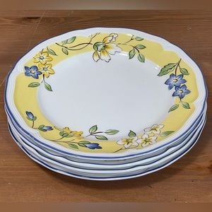 Villeroy & Boch Salad/Desert scalloped Plates measure 8” New